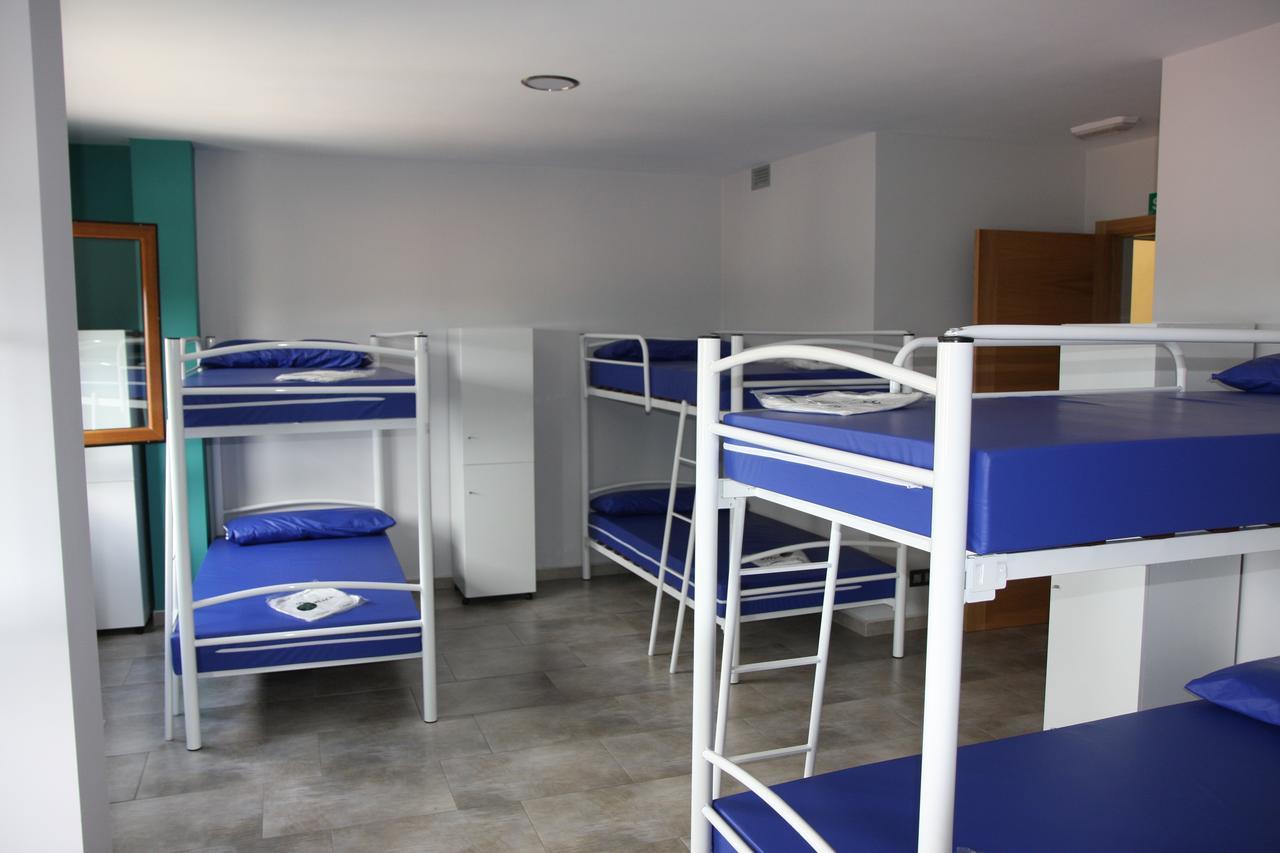 Albergue Outeiro Hostel ปาลัสเดเรย์ ภายนอก รูปภาพ