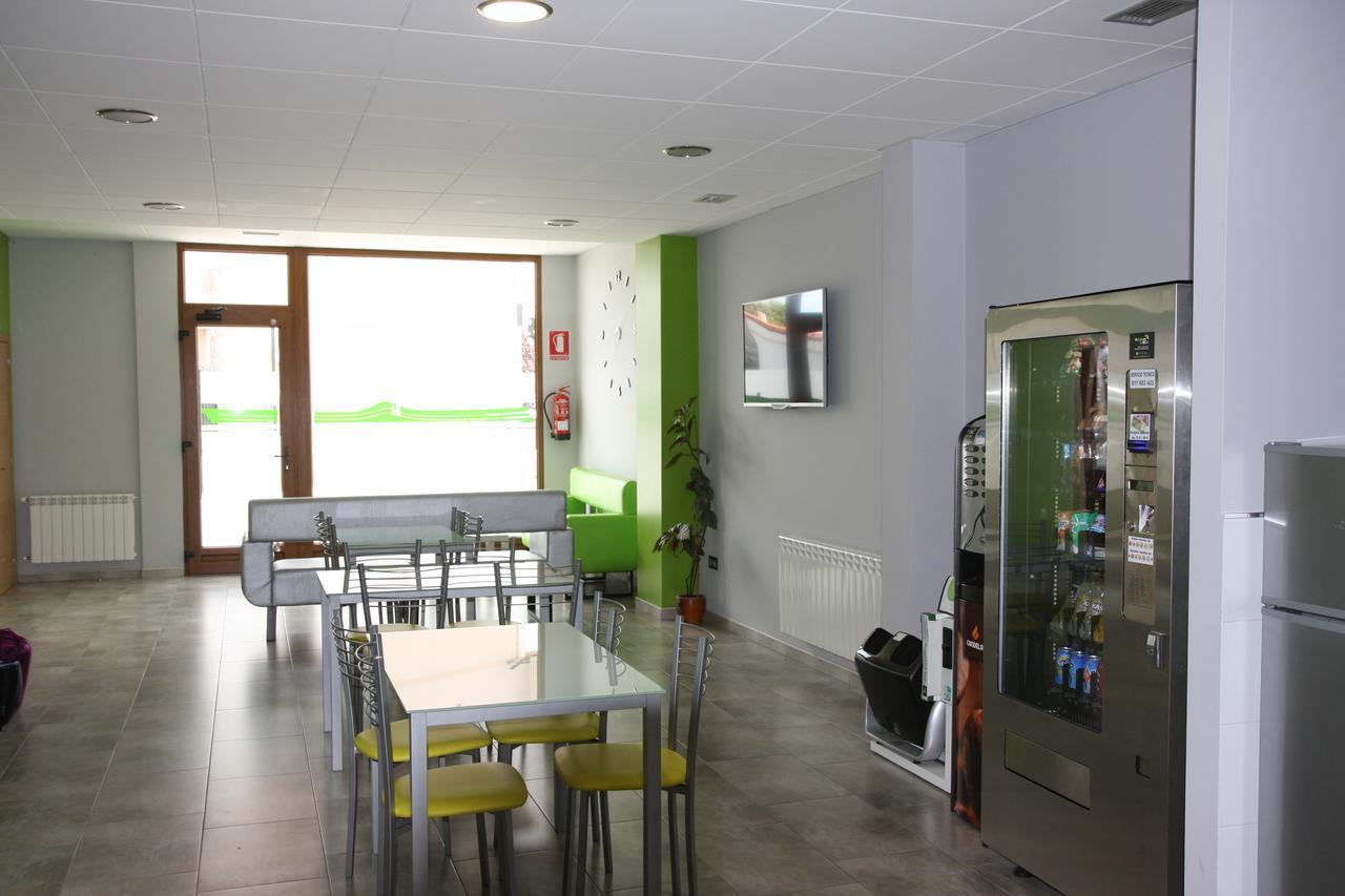 Albergue Outeiro Hostel ปาลัสเดเรย์ ภายนอก รูปภาพ