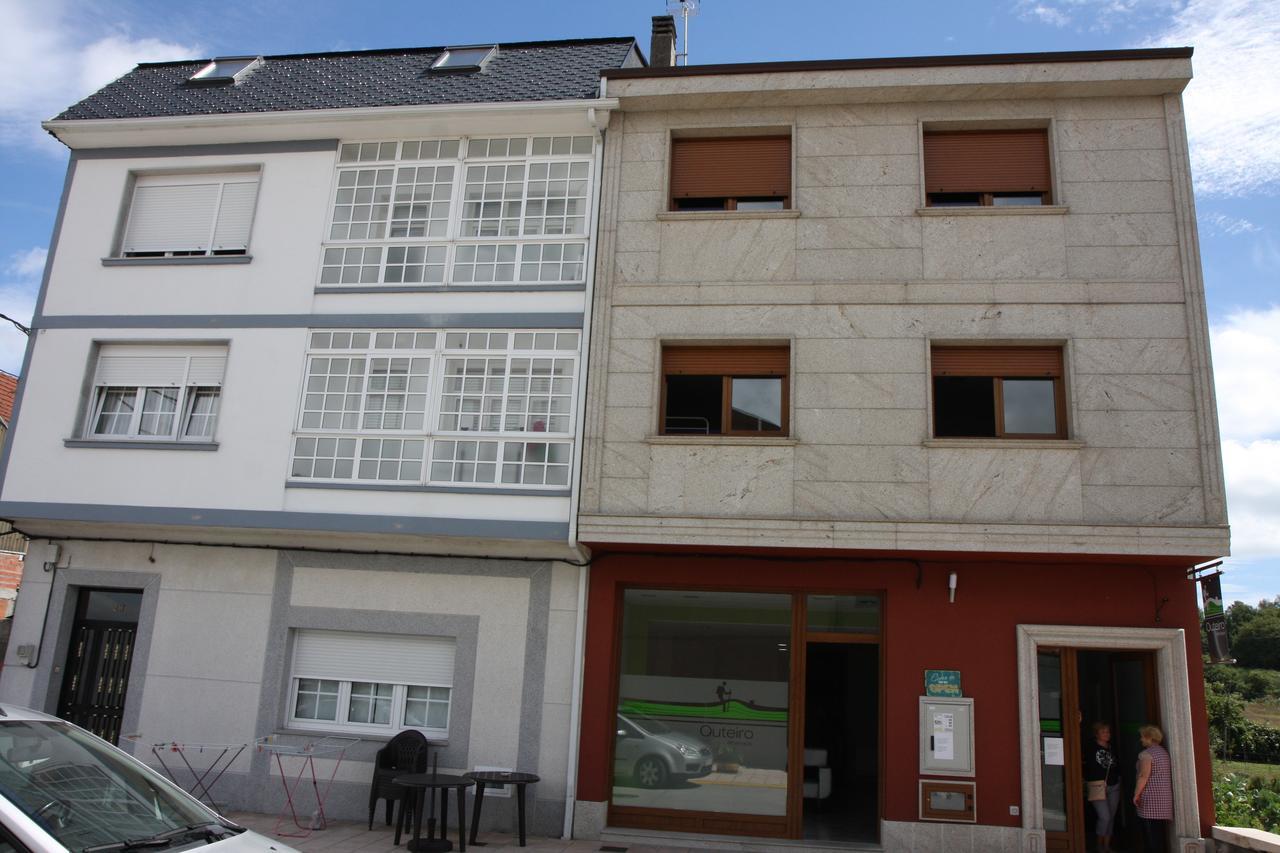 Albergue Outeiro Hostel ปาลัสเดเรย์ ภายนอก รูปภาพ